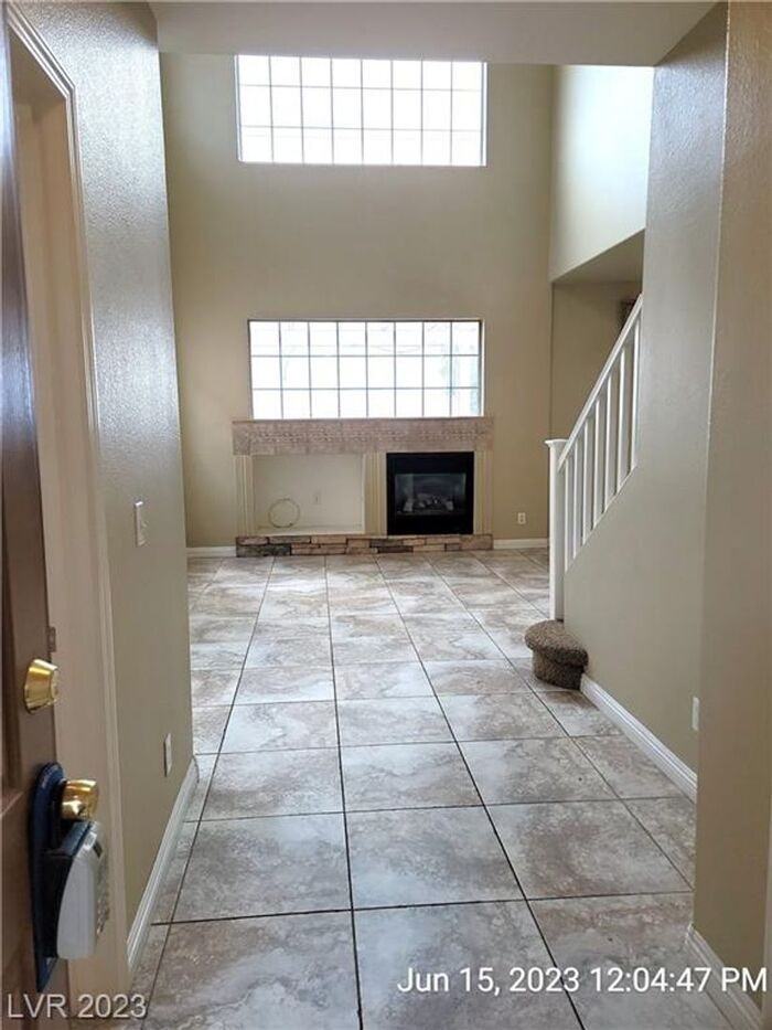 638 Solitude Point Ave - Photo 3 of 42