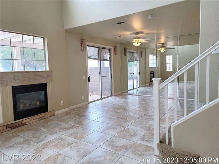 638 Solitude Point Ave - Photo 4 of 42