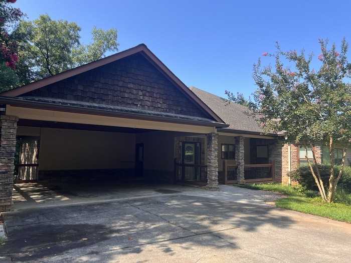 7505 Whitmire Rd - Photo 2 of 20