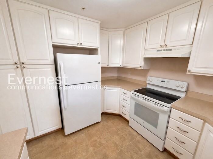 701 Vineland Ct - Photo 5 of 29