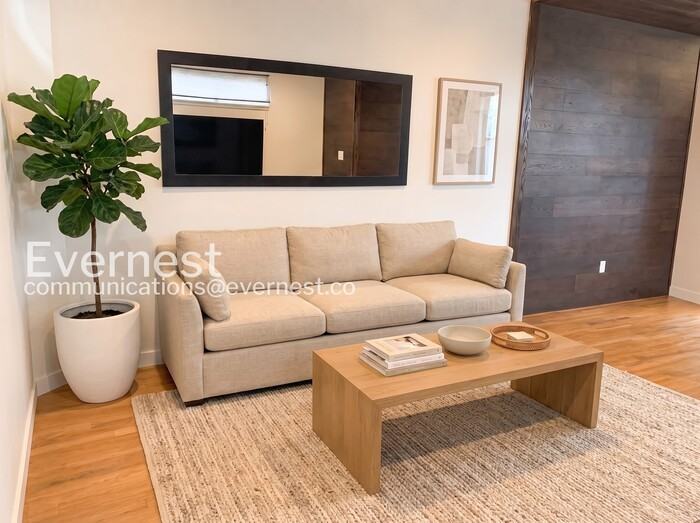 209 Robinson Square Aly - Photo 3 of 25