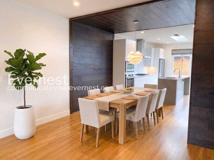 209 Robinson Square Aly - Photo 4 of 25