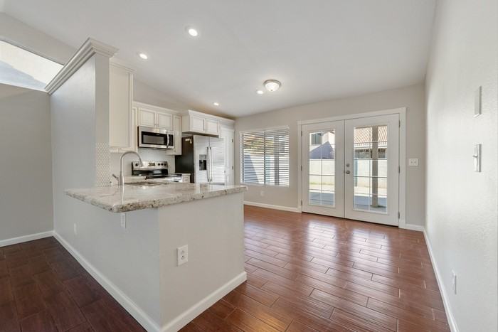 421 E Bart Dr - Photo 5 of 17