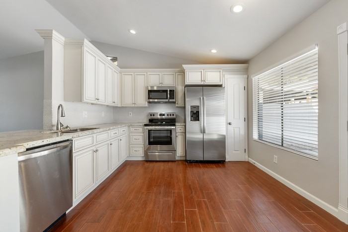 421 E Bart Dr - Photo 7 of 17