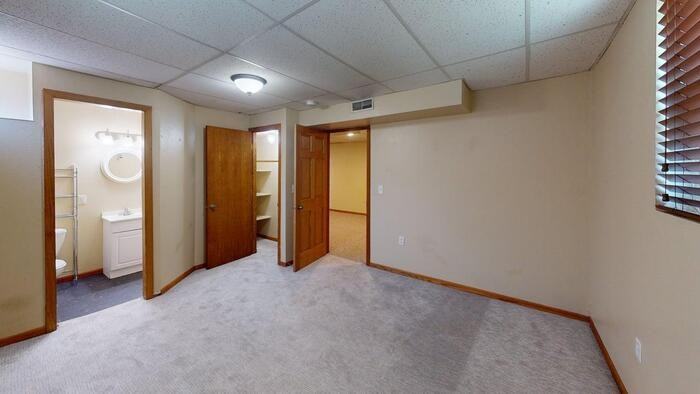 1109 E Indiana Ave - Photo 5 of 17