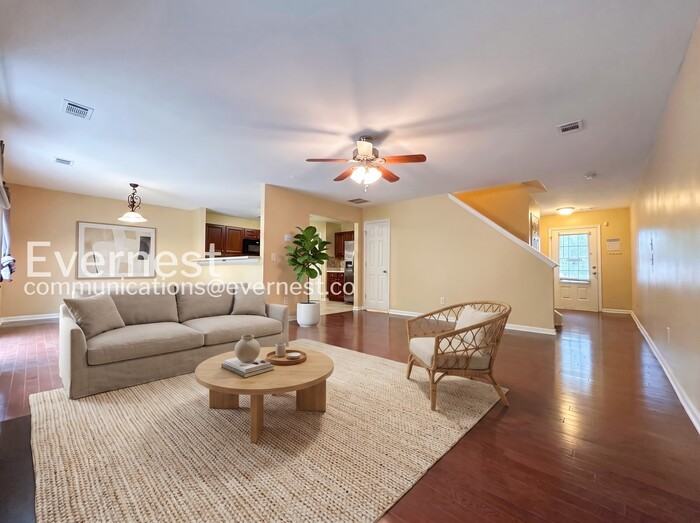 2395 Mayfair Dr - Photo 3 of 18