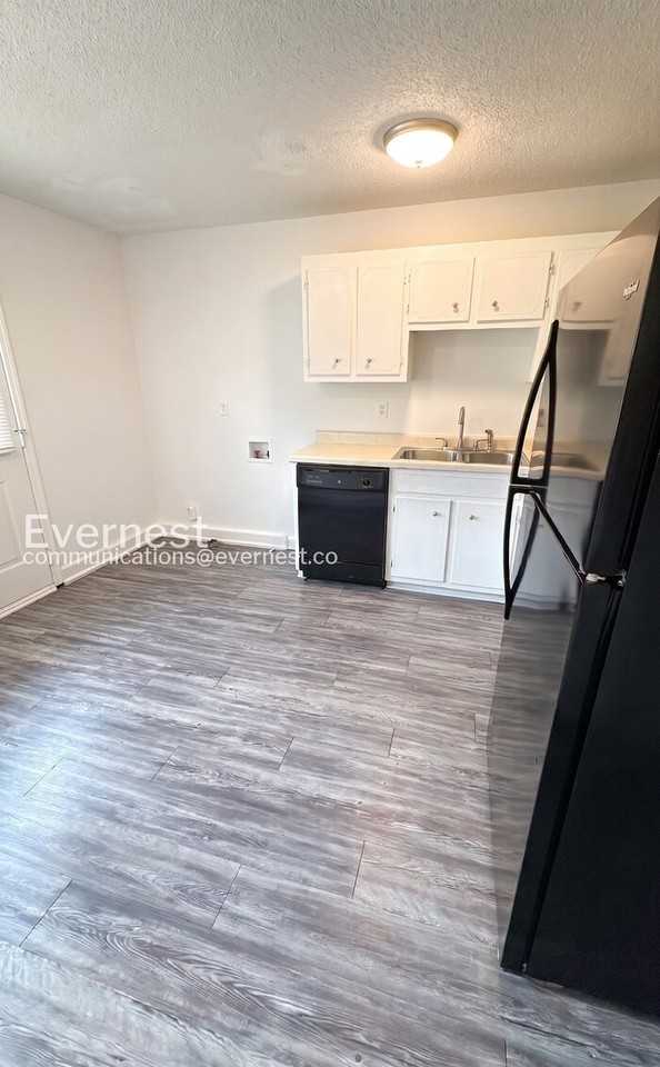 1114 N Graycroft Ave - Photo 6 of 16