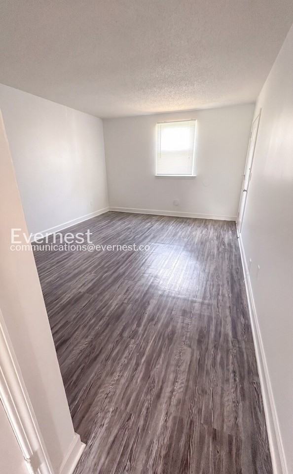 1114 N Graycroft Ave - Photo 7 of 16