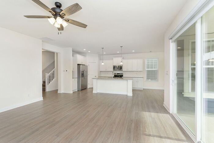 14253 James Dean Dr - Photo 3 of 29