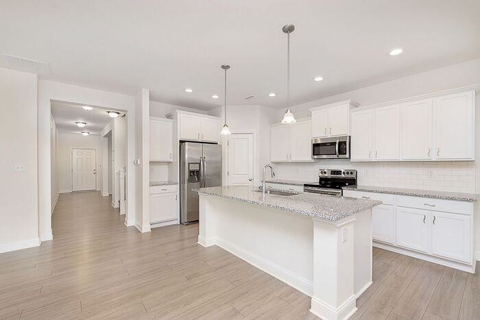 14253 James Dean Dr - Photo 5 of 29