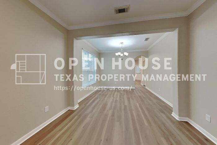 26871 Castlecliff Ln - Photo 4 of 23