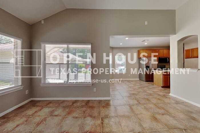 2922 Maple Bend Dr - Photo 6 of 23
