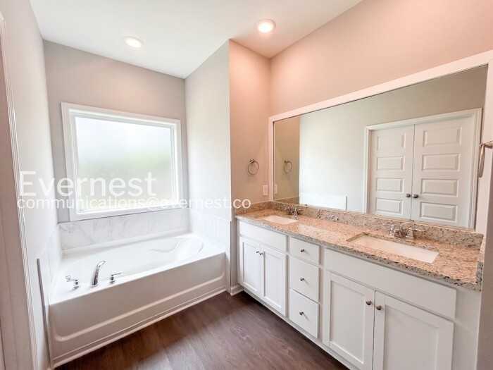 1014 Echo Ridge Rd - Photo 6 of 23