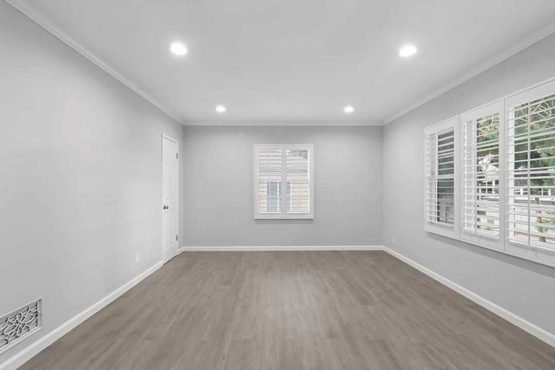 1027 16th Street, - Photo 7 of 50
