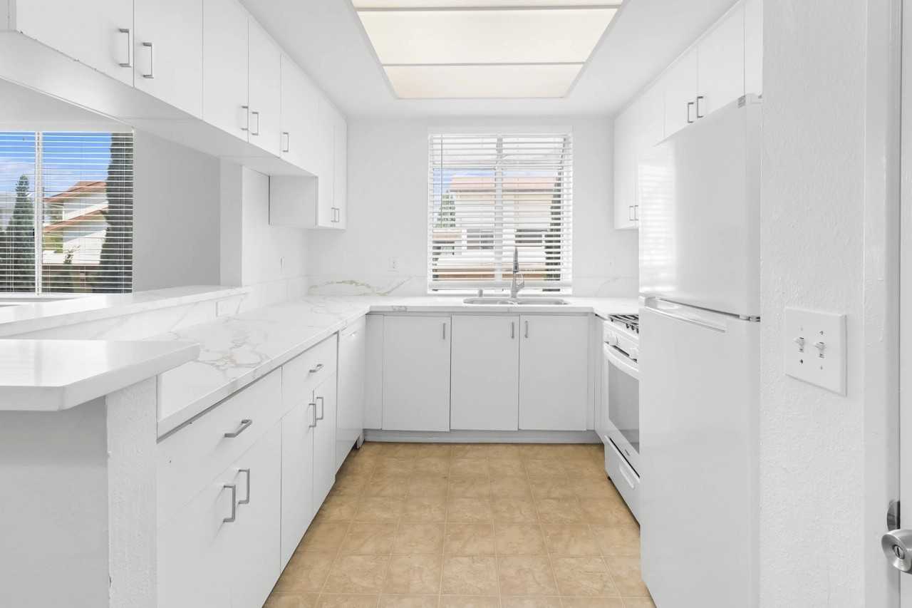 1828 Purdue Avenue, - Photo 7 of 50