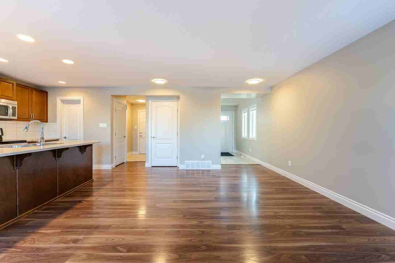 17614 8 Avenue Southwest - Photo 5 of 30