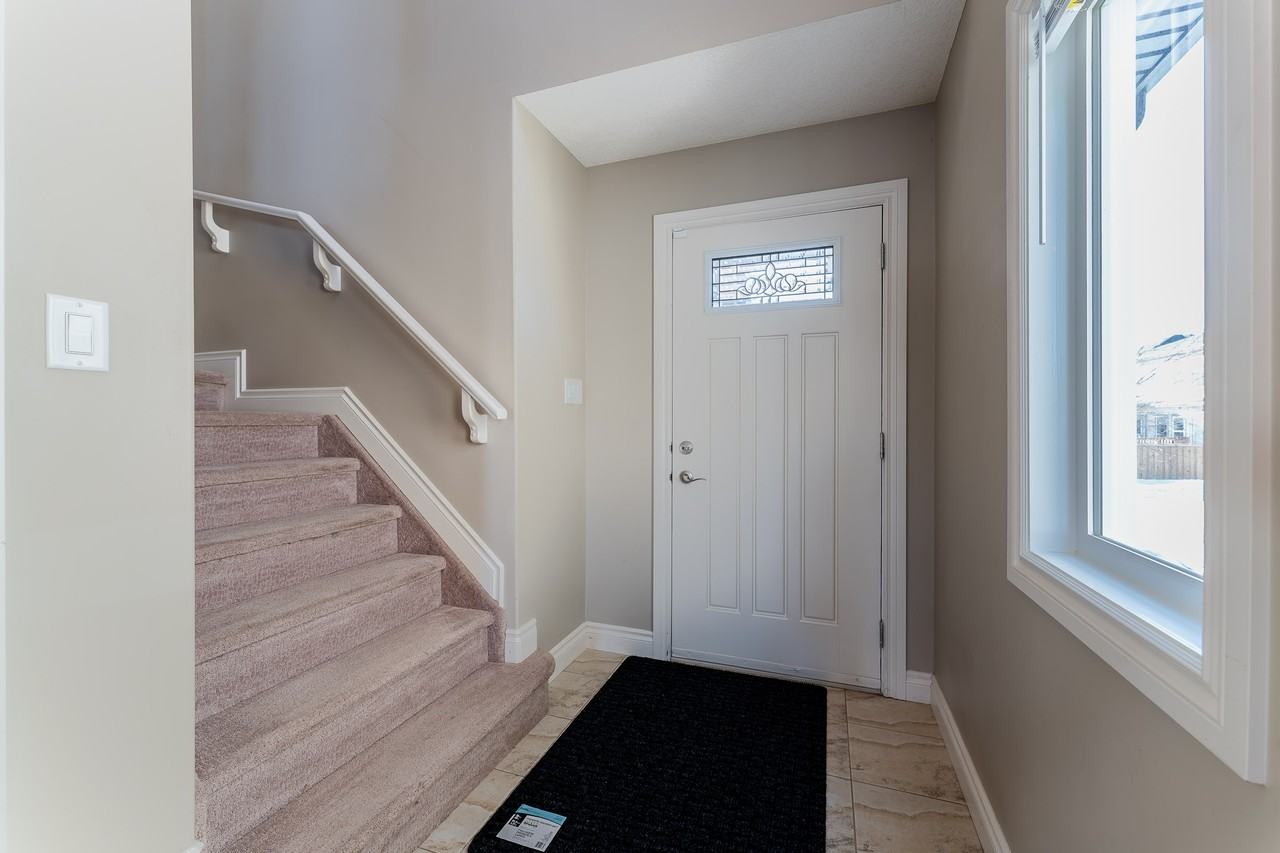 17614 8 Avenue Southwest - Photo 6 of 30