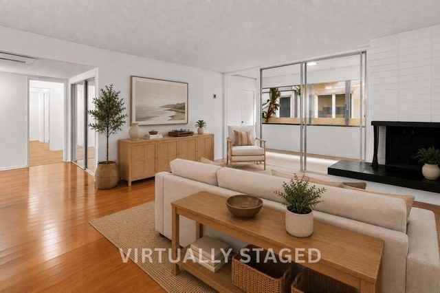 11946 Montana Ave - Photo 3 of 50