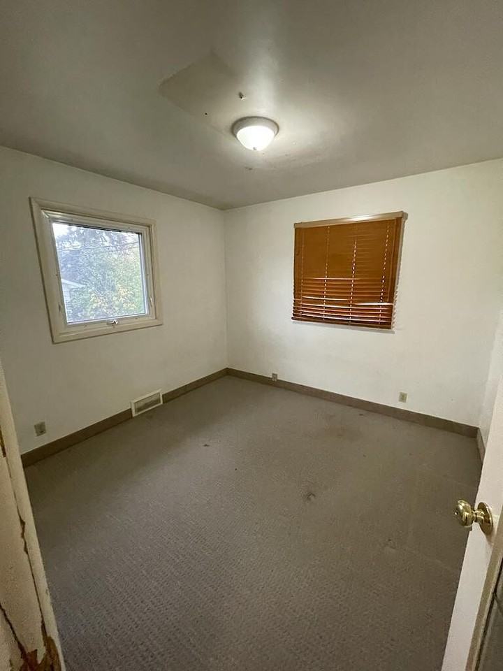 724 55 Ave Sw - Photo 5 of 16