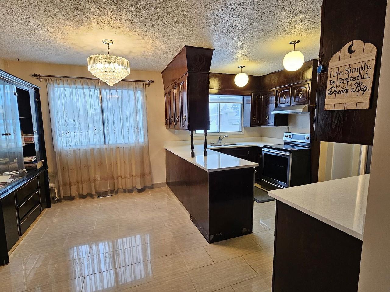 1317 Lakewood Road West Nw - Photo 4 of 31