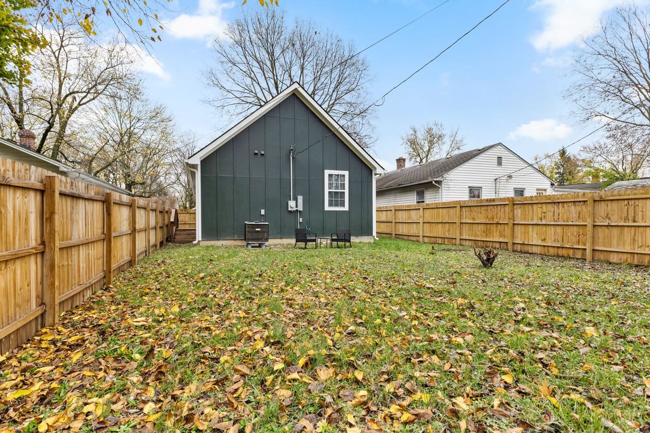 4242 Norwaldo Ave #NA - Photo 4 of 37