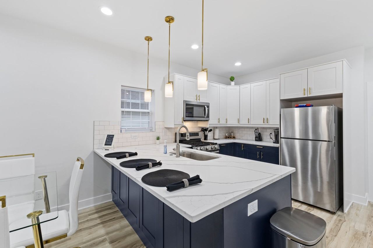 4242 Norwaldo Ave #NA - Photo 6 of 37
