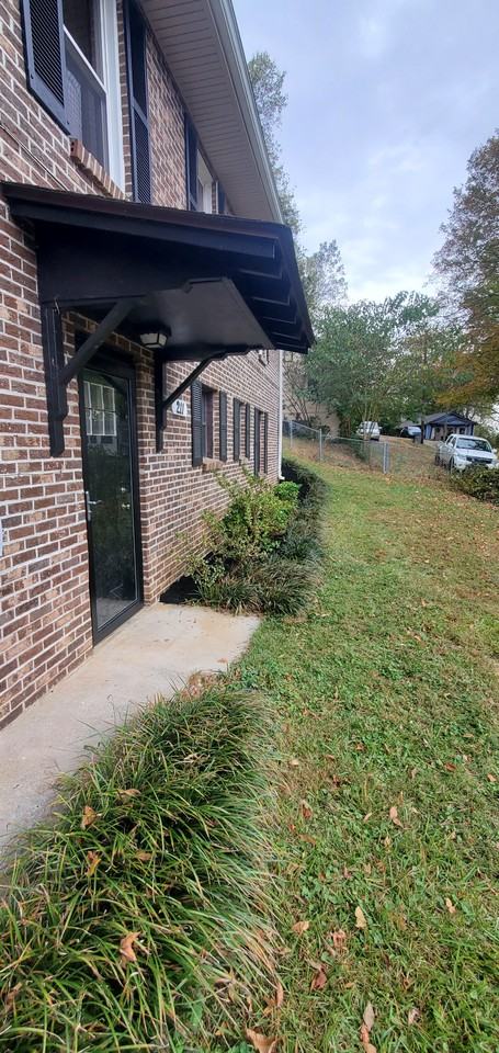 211 Waller St #NA - Photo 2 of 18