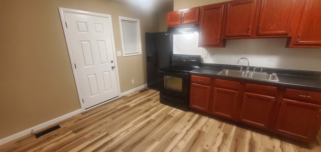 211 Waller St #NA - Photo 4 of 18