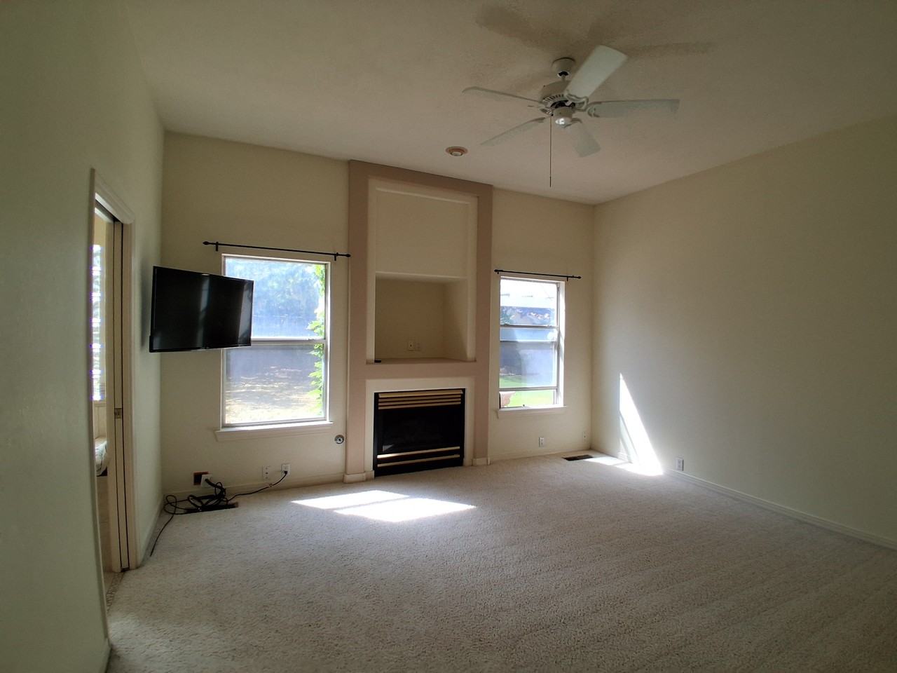 4016 Pasaje Pl Nw #NA - Photo 3 of 40