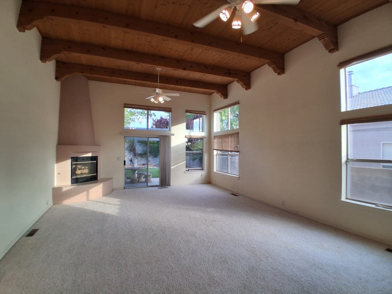 4016 Pasaje Pl Nw #NA - Photo 5 of 40