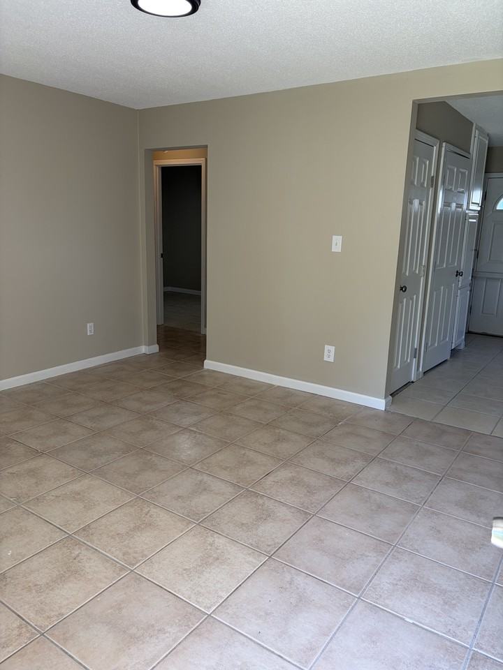 4650 Kendall Dr #NA - Photo 5 of 8