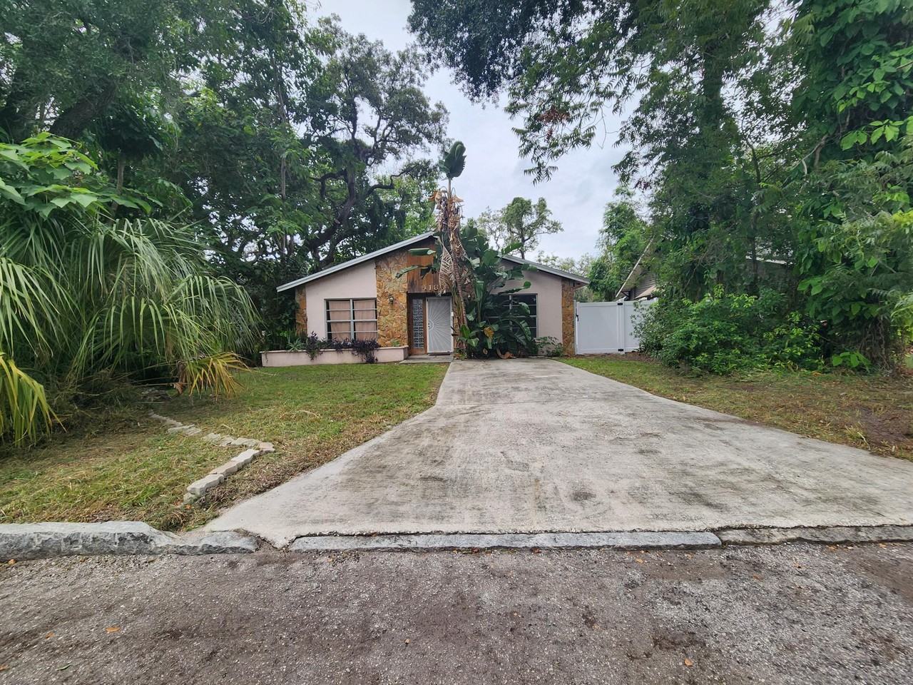 118 E Lambright St #NA - Photo 2 of 12