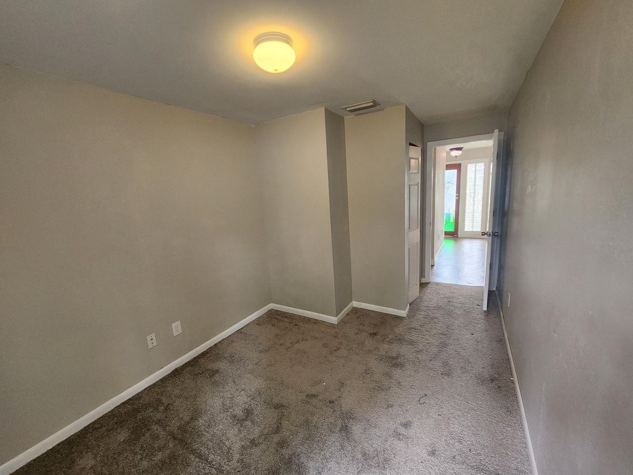 118 E Lambright St #NA - Photo 4 of 12