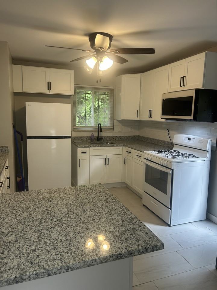 630 Dornbush St #NA - Photo 7 of 9