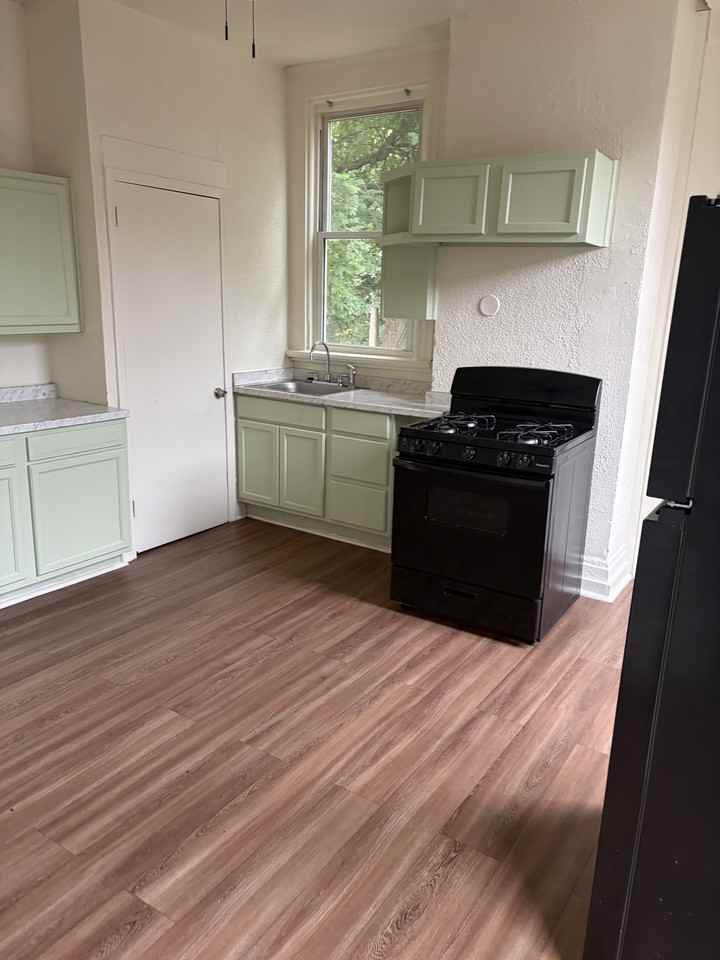 3754 Warsaw Ave #1 - Photo 3 of 7