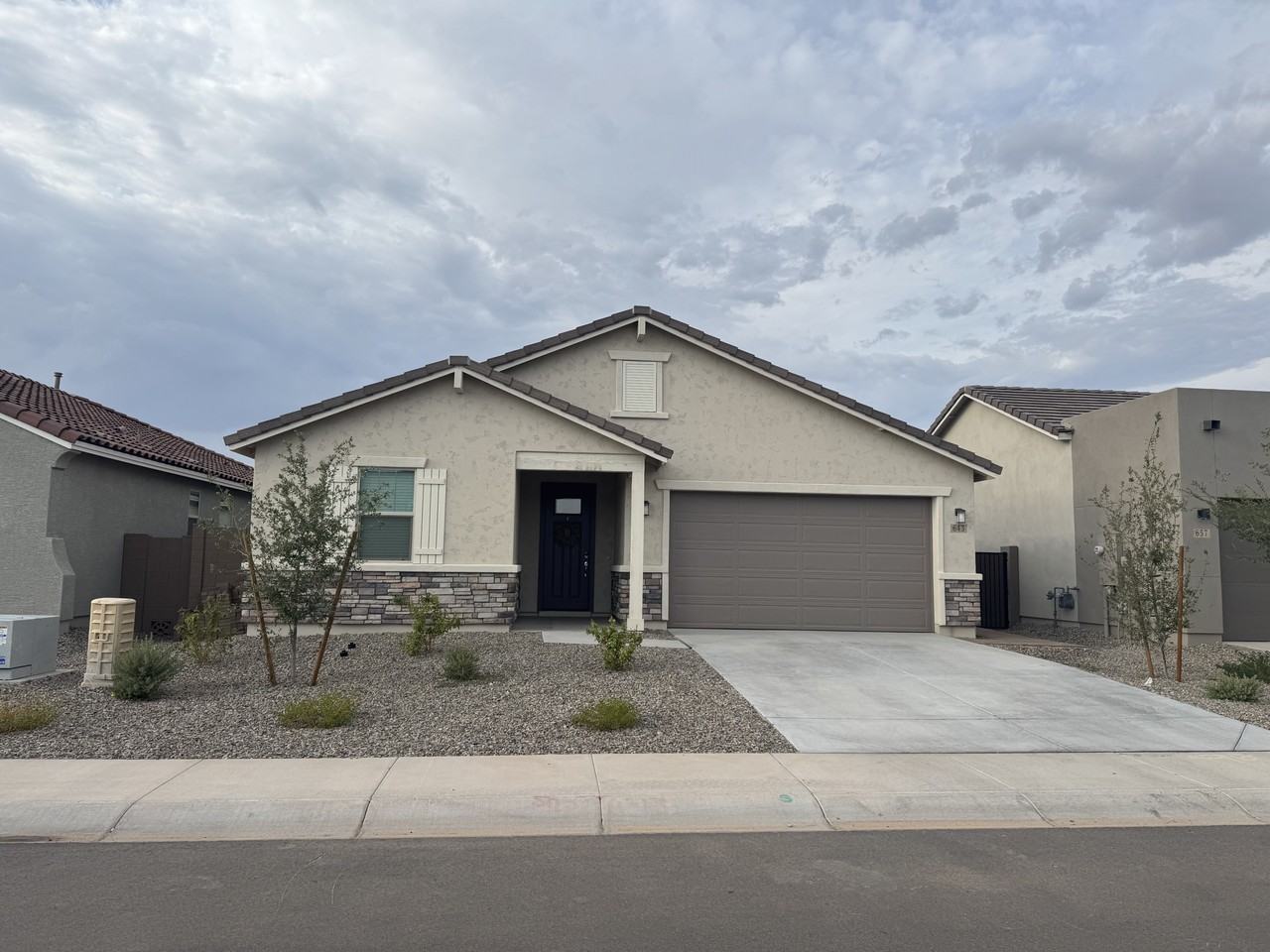 643 W Riparian Dr #NA