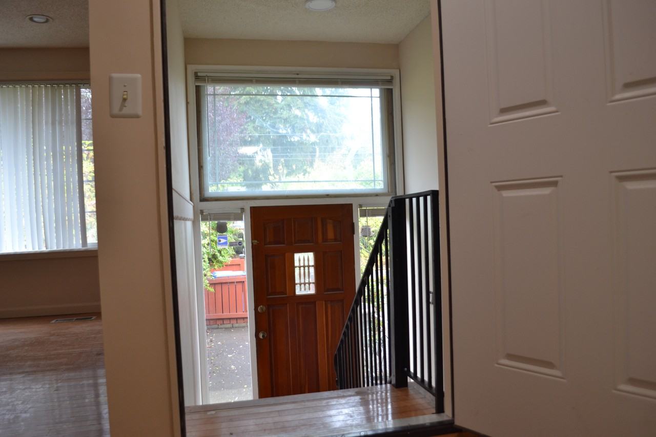 4826 26th Ave Sw #NA - Photo 3 of 10