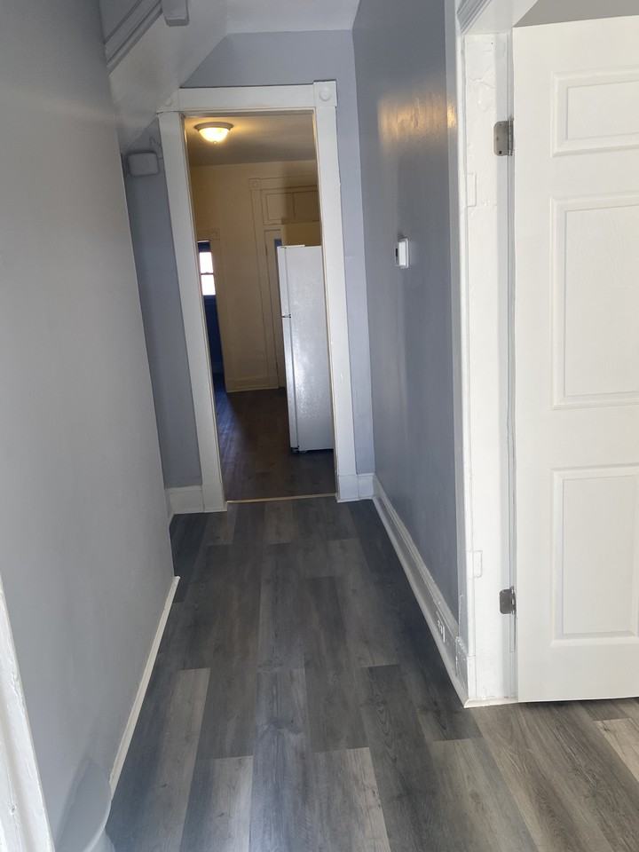 3814 W Garrison Ave #1 - Photo 3 of 20