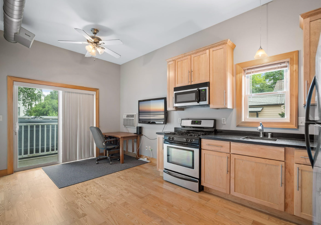 1641 N Franklin Pl #3 - Photo 2 of 11