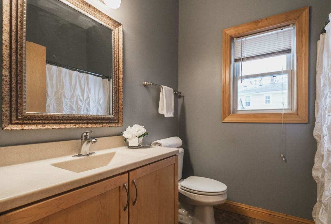 1641 N Franklin Pl #3 - Photo 4 of 11