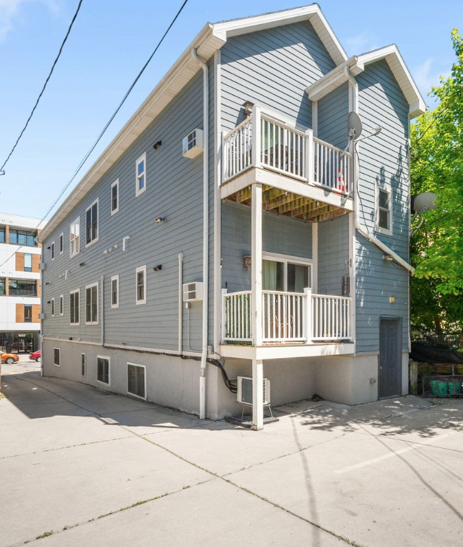 1641 N Franklin Pl #3 - Photo 5 of 11