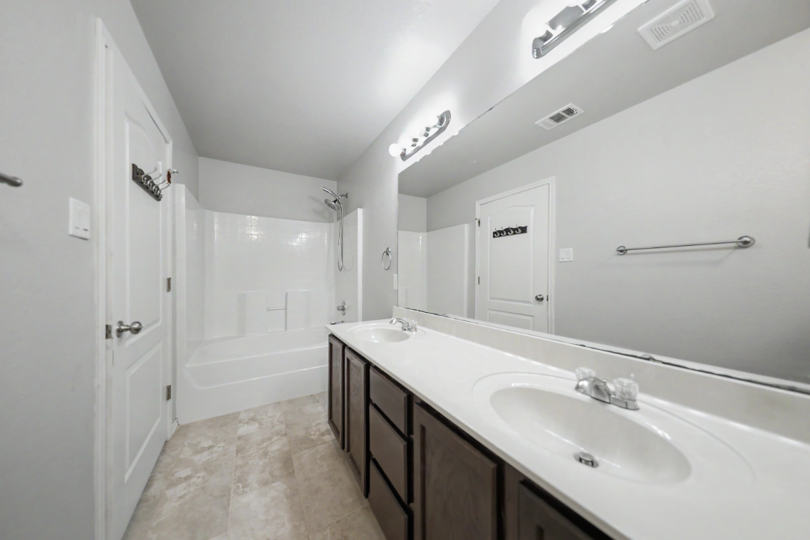 2103 Jefferson Ct S #NA - Photo 4 of 16