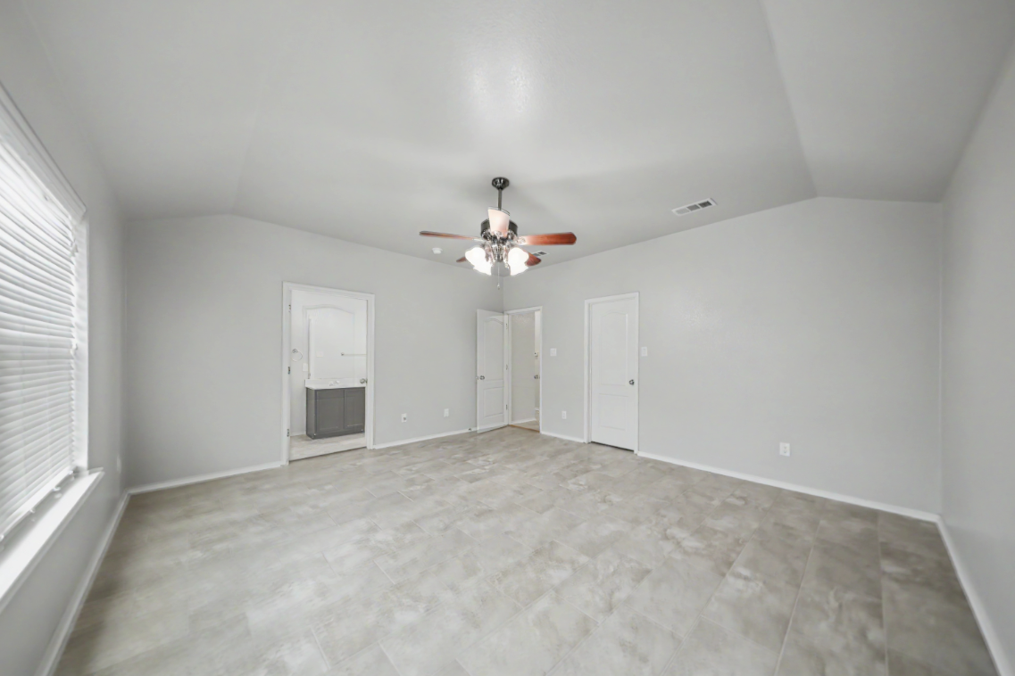 2103 Jefferson Ct S #NA - Photo 5 of 16