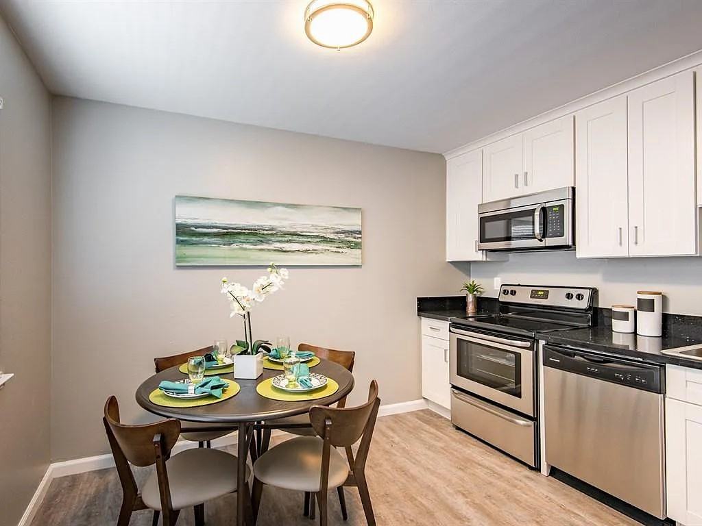3680 Greenlee Dr #11 - Photo 5 of 13