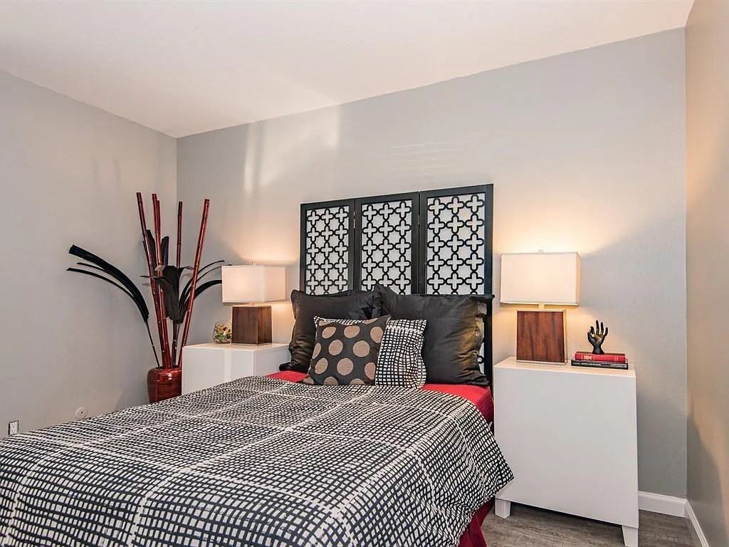 3680 Greenlee Dr #11 - Photo 7 of 13