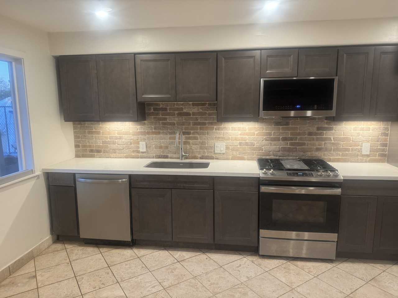 713 E Elder St #1 - Photo 4 of 7