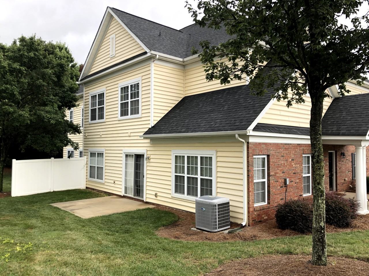 12015 Valley Oak St #NA - Photo 3 of 38