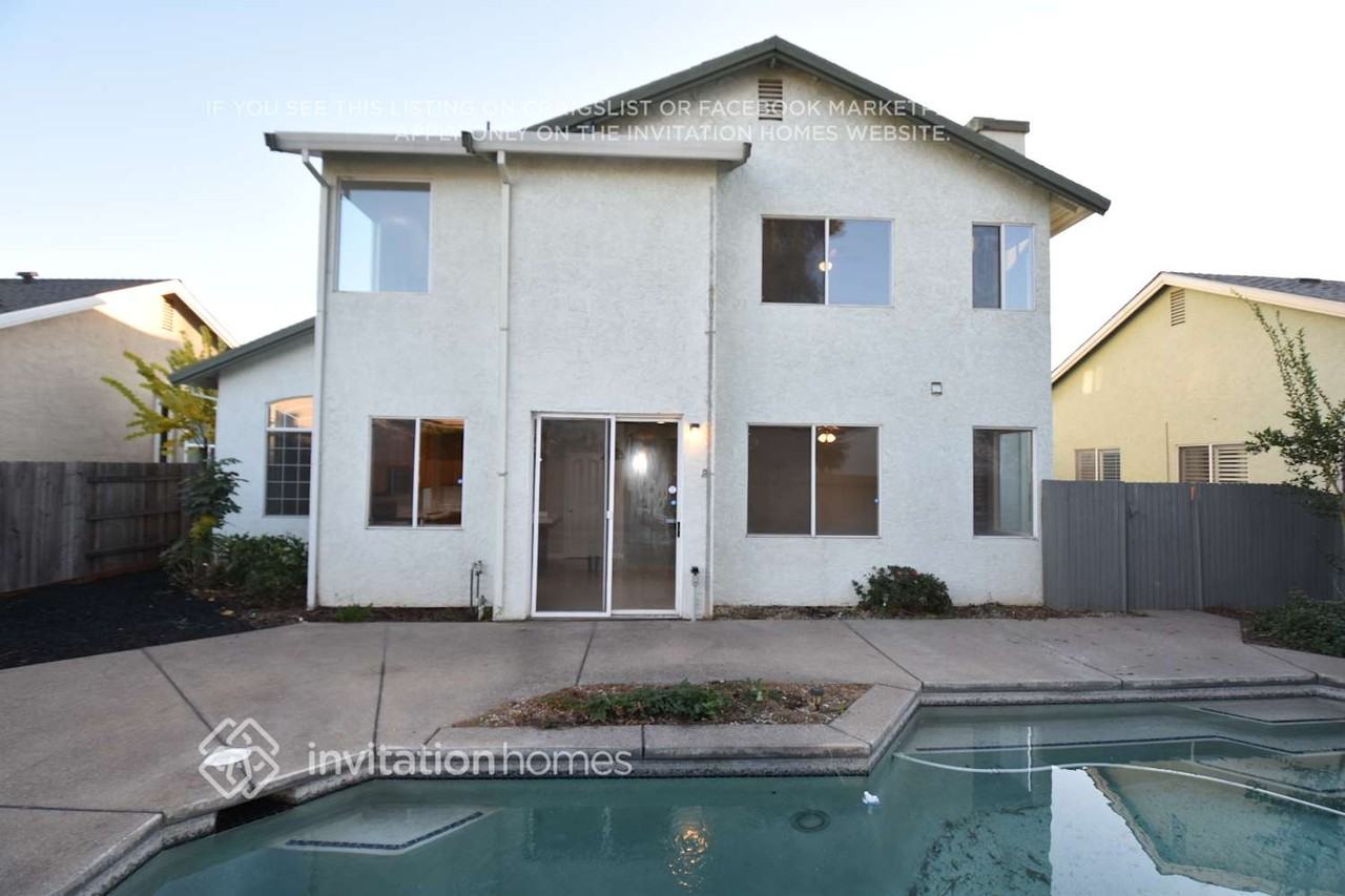 8107 Helmsdale Dr - Photo 2 of 5