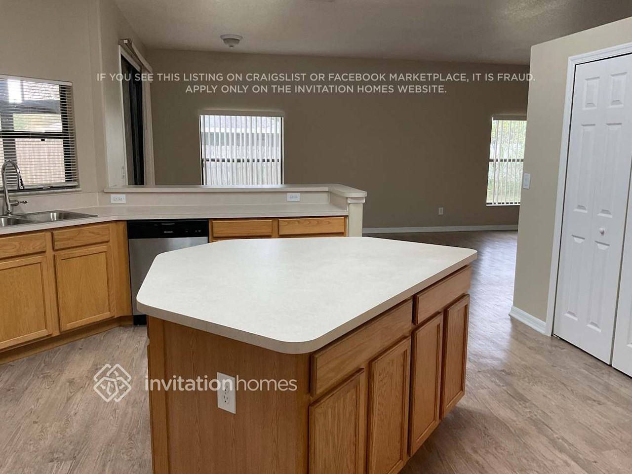 412 Commodore Ave Nw - Photo 6 of 21