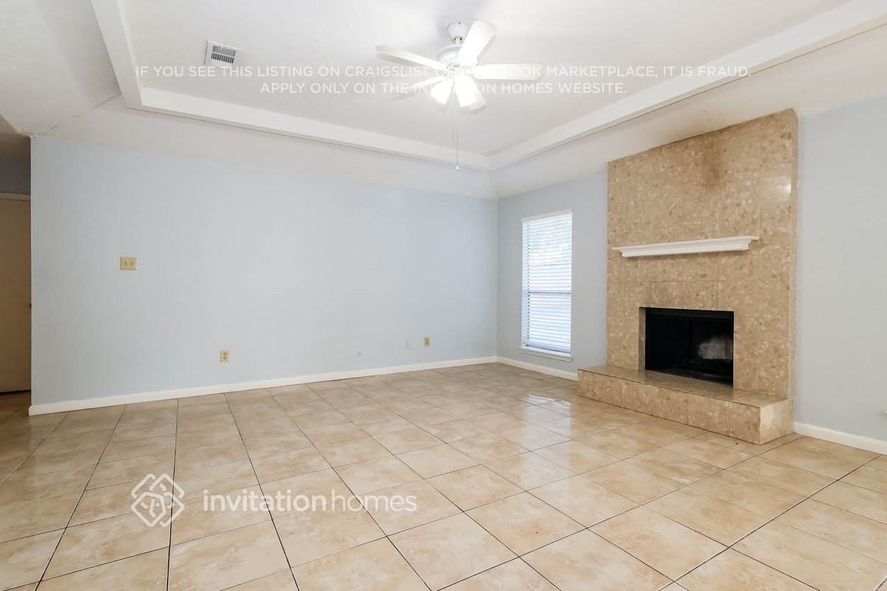 12010 Fork Creek Dr - Photo 5 of 17